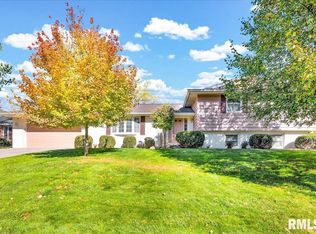 129 W Coventry Ln, Peoria, IL 61614