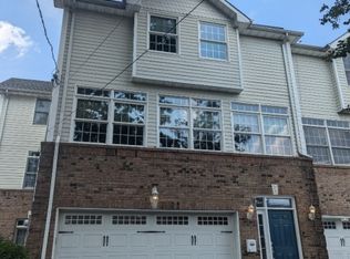 200 Burnett Ave #3, Maplewood, NJ 07040