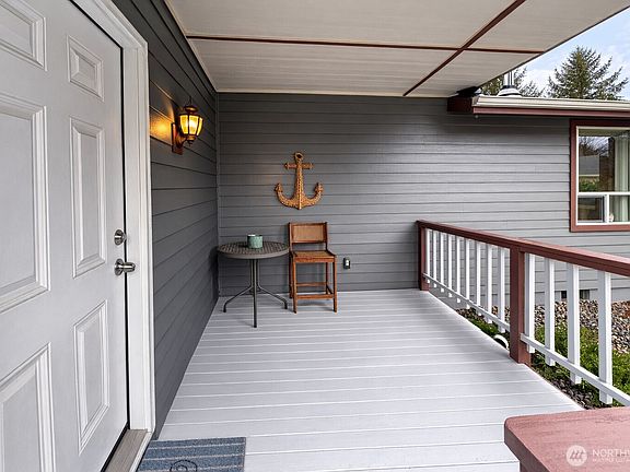 2nd image of 329 Sextans Avenue SW