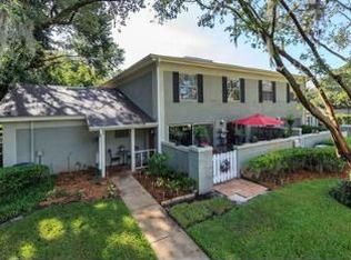6337 Treetop Cir, Temple Terrace, FL 33617
