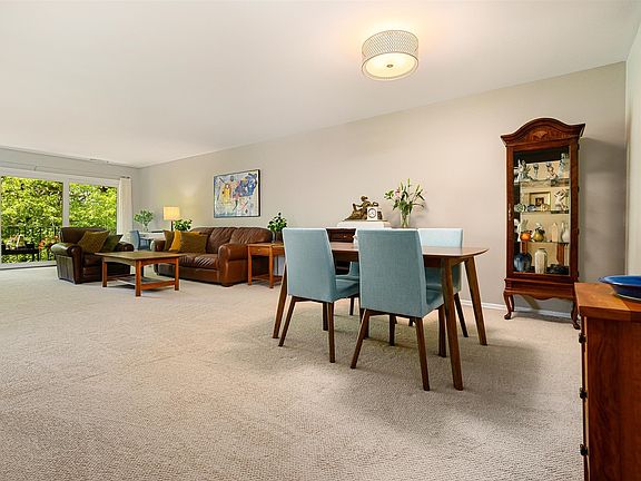 5th image of 415 Franklin Ave APT 4B