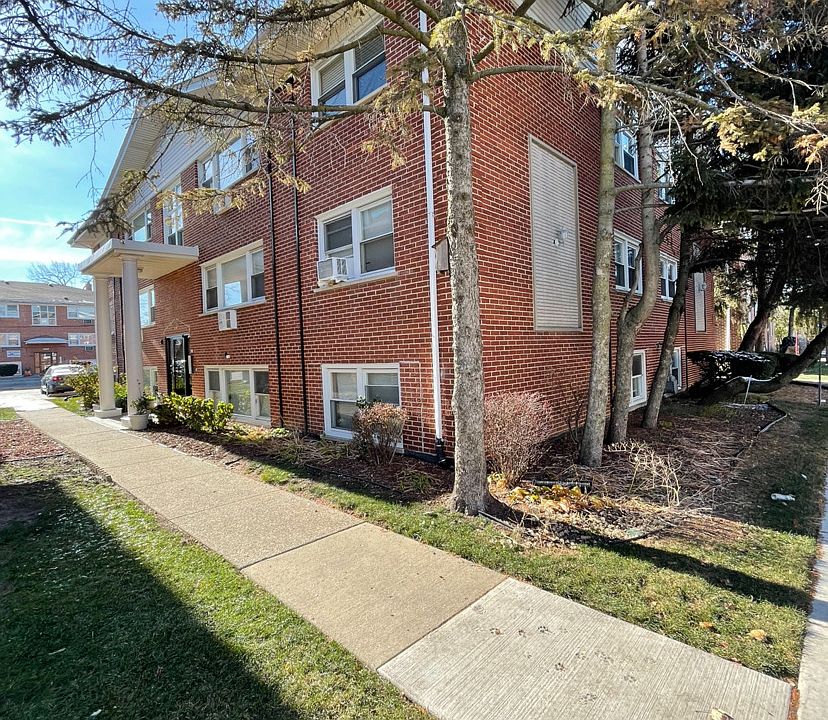 1st image of 10145 Hartford Ct APT 2A