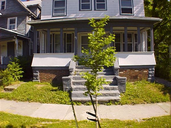 82-82.5 Bartlett Street Front