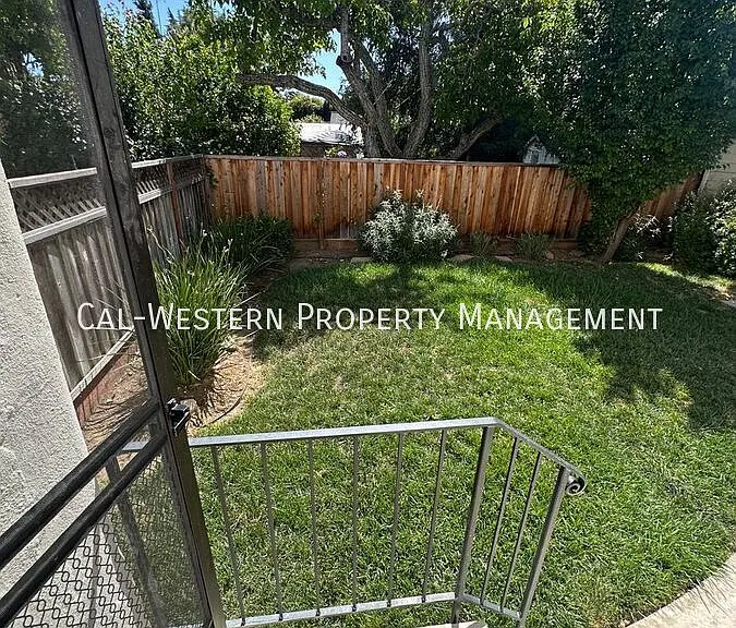 1385 Newport Ave — Photo 33
