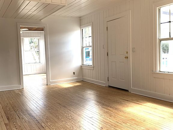 Living Room - towards front door