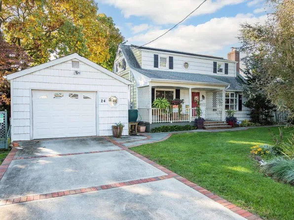 24 Sullivan Avenue, Farmingdale, NY 11735