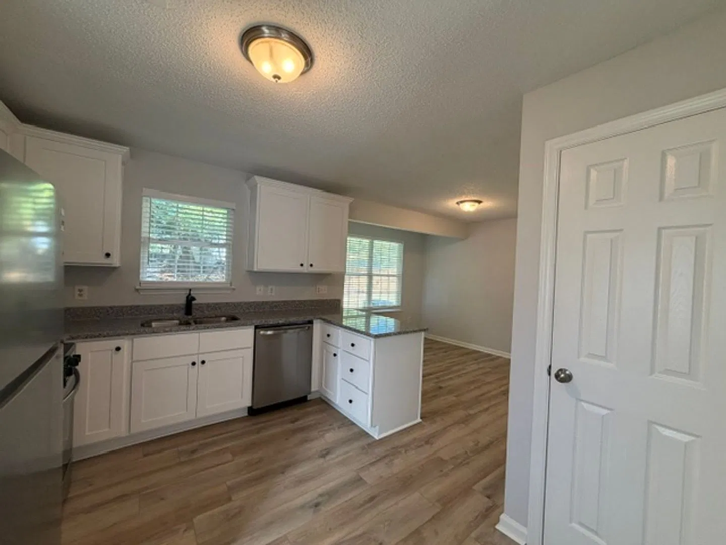 Gorgeous 3BD/2BA ranch home in Holly Springs! — Photo 2