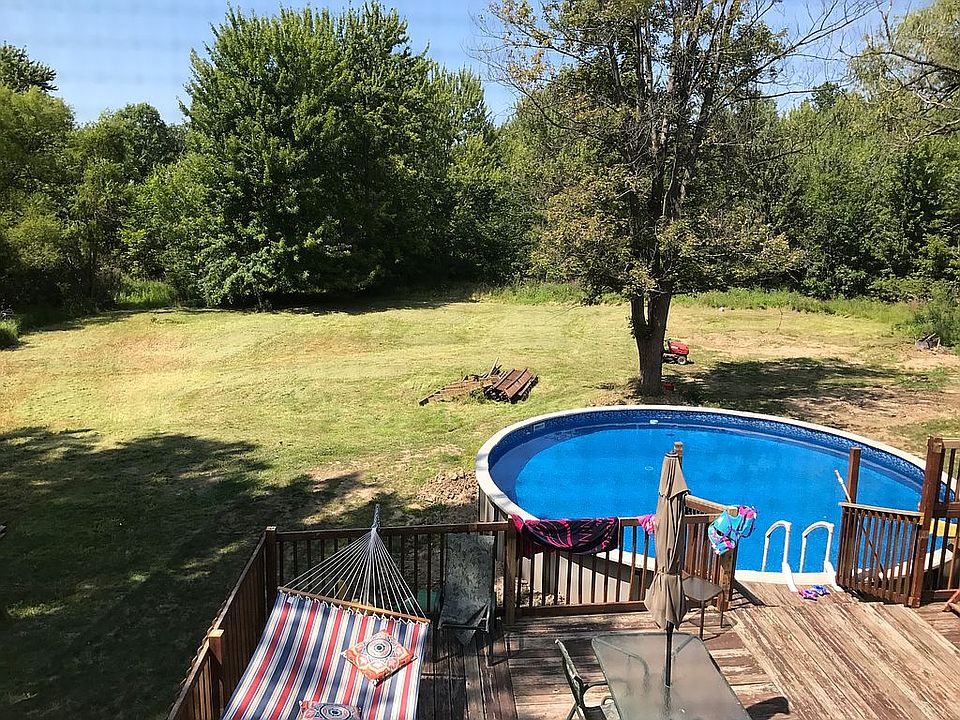 2nd image of 45450 N Ridge Rd