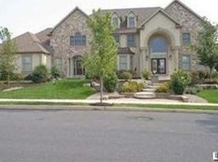58 Carousel Ln, Easton, PA 18045