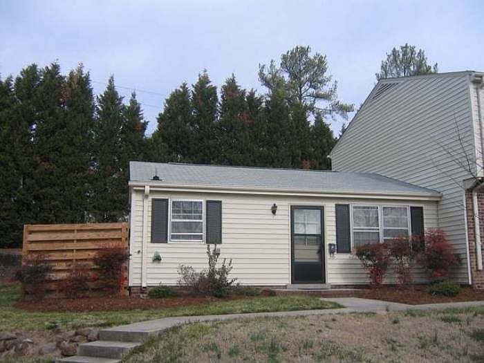1st image of 1002 Willow Dr APT 88