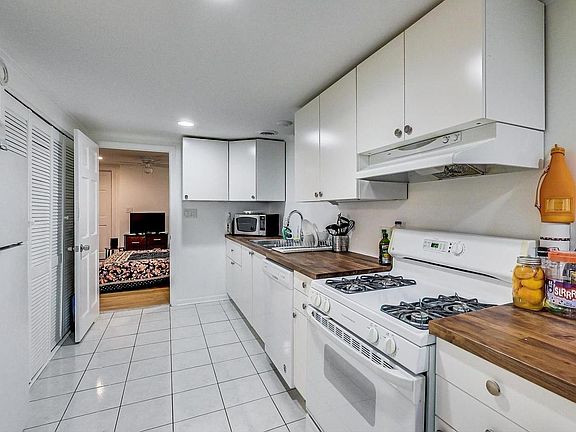 3rd image of 2067 N Bingham St #G