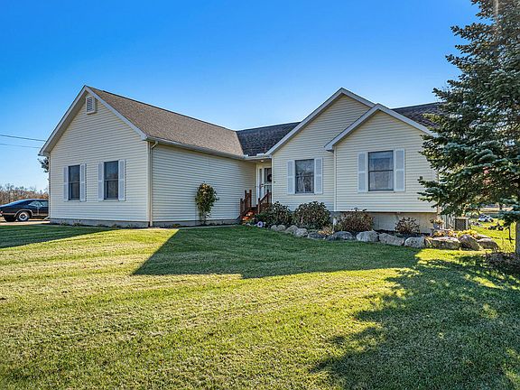 3rd image of 5243 Reid Rd