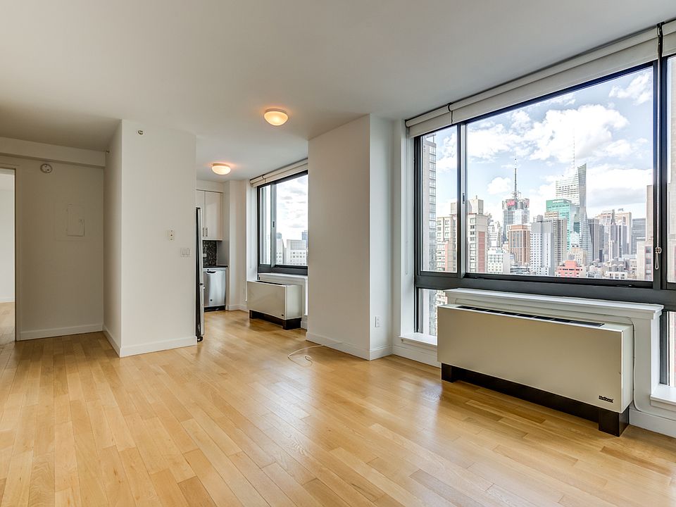 1st image of 9 W 31st St APT 37F