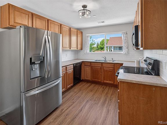 3rd image of 4825 Hahns Peak Drive #202