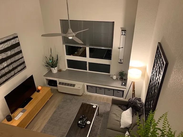 APT ON ESSEX — Photo 13