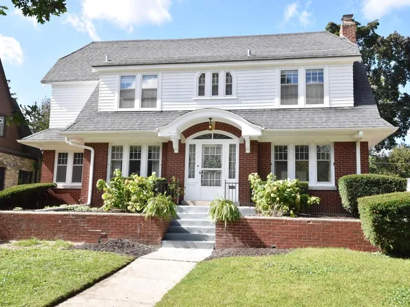 1919 Forest STREET, Wauwatosa, WI 53213