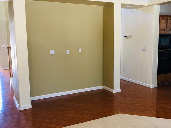 3rd image of 9825 Milan Dr