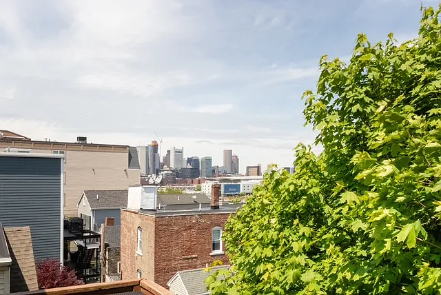 340 W 3rd St #3 — Photo 7