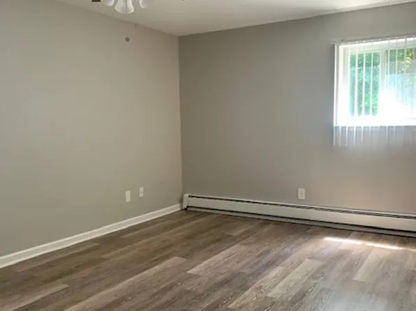 Canterbury Apartments - North Royal Oak