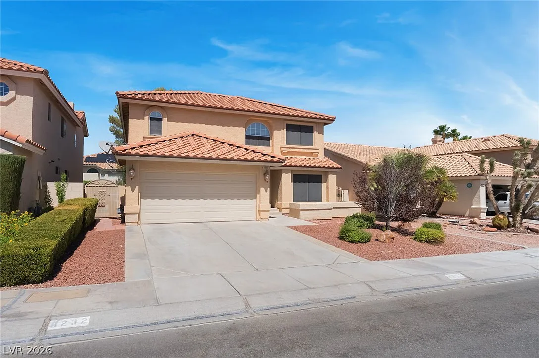 4 bed, 2.5 bath, 2511 sqft, $2,500 — Photo 3