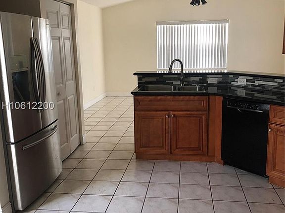 5th image of 1078 NW 170th Ave