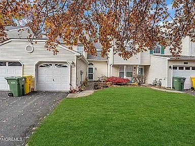 565 Woodbine Ln — Photo 5