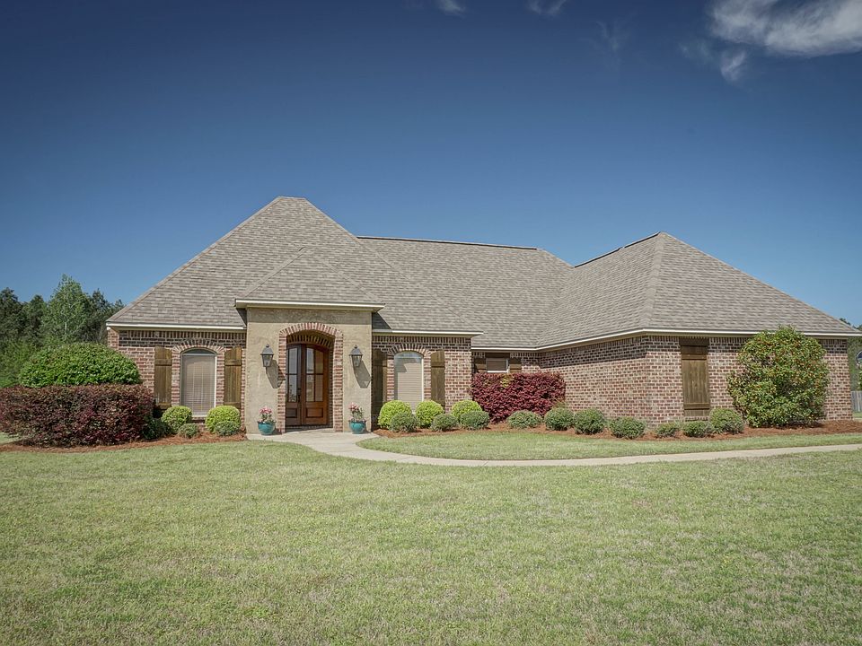 1st image of 210 Meadowlands Dr