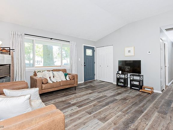 5th image of 3498 Clayton Dr