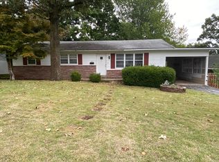 1311 Fairmont Dr, Neosho, MO 64850