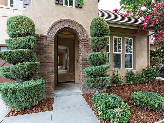 3rd image of 20 Oak Grove Drive