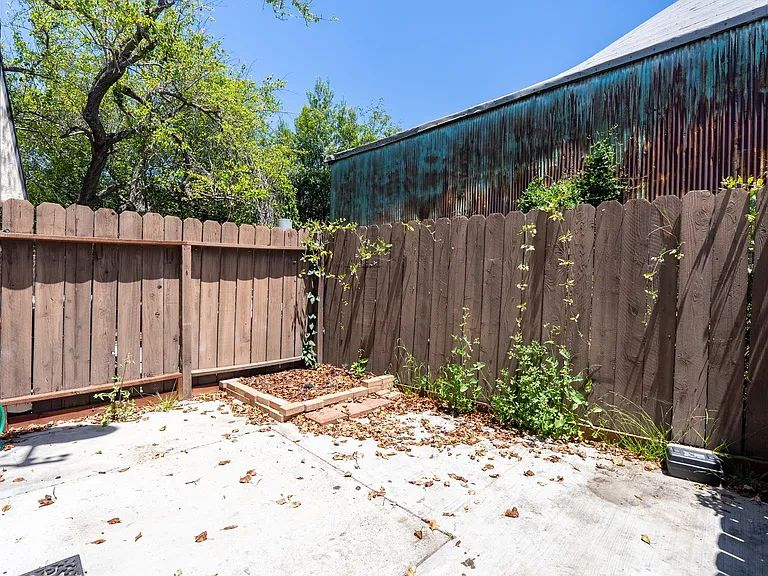 350 Pismo Street — Photo 9
