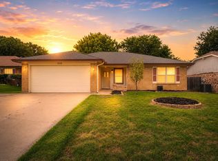 1008 Green Ridge Ter, Saginaw, TX 76179