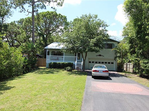2nd image of 2393 Weymouth Dr