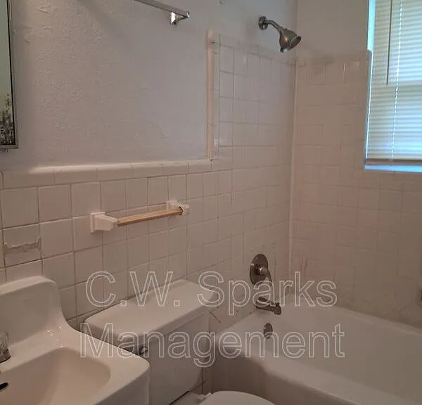 3019 Avon St — Photo 8