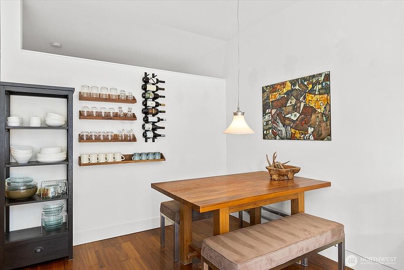 5th image of 2911 2nd Avenue #517
