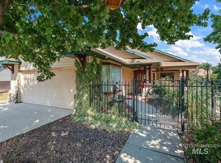 6140 N Strawberry Glenn Rd, Garden City, ID 83714