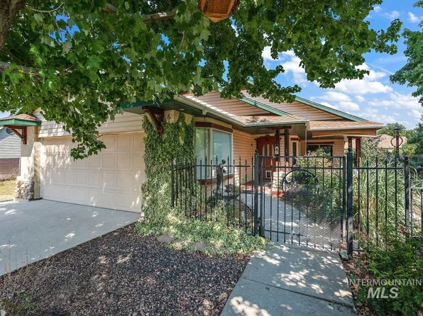 6140 N Strawberry Glenn Rd, Garden City, ID 83714