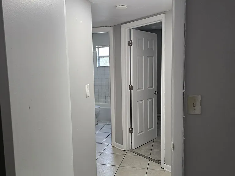 1518 W 20th St #1 — Photo 13