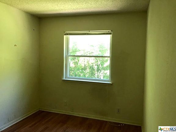 4th image of 2117 Caprice Dr