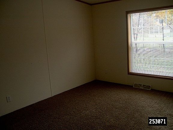 5th image of 675 2nd St