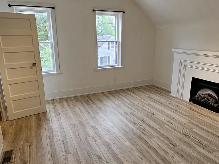 17 Bowes Ave #2 — Photo 17