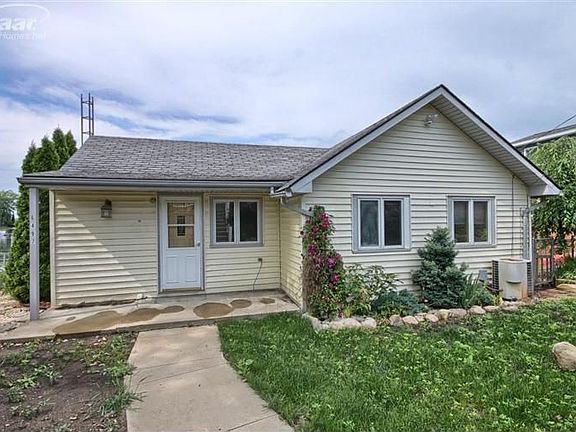3rd image of 6497 Hartwood Dr
