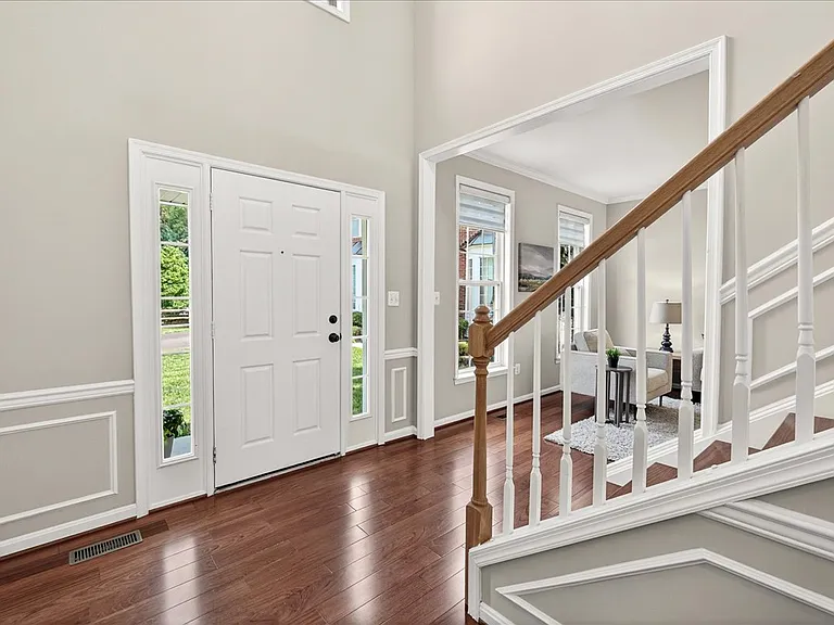 9938 Timberknoll Ln — Photo 24
