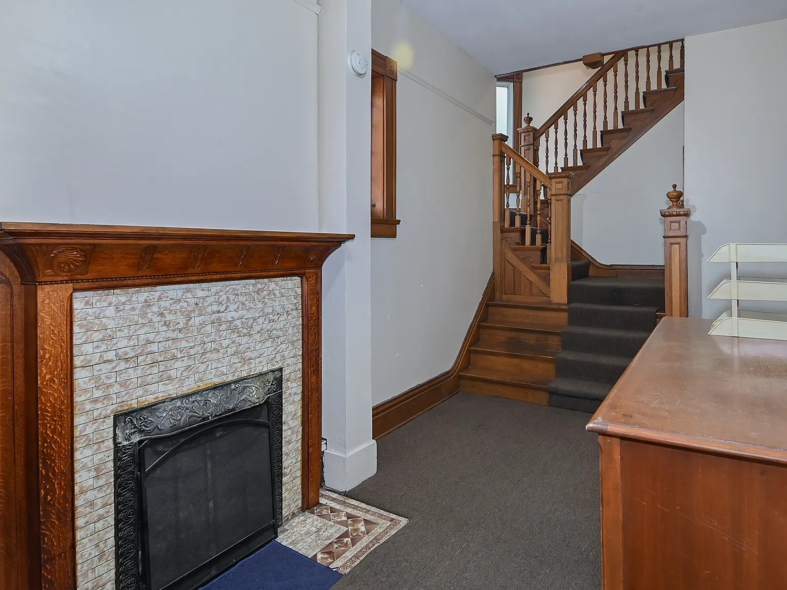 4 bed, 1327 sqft, $1,399 — Photo 2
