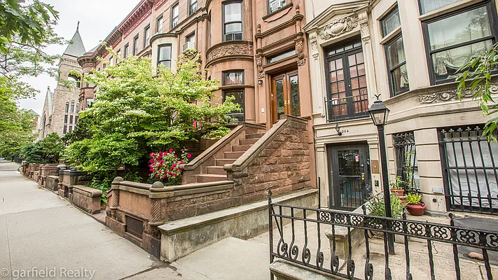 Sold by Garfield Realty  | media 34