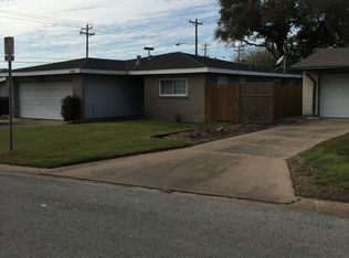 326 Mackeral St, Galveston, TX 77550