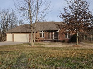 1814 Quail Ln, Nixa, MO 65714