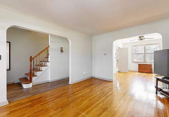 2nd image of 22292 Braddock Ave