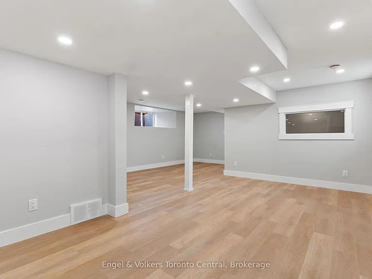 57 Crawford St — Photo 30