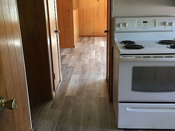 5th image of 8396 Lakeview Dr